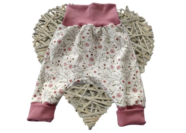 Handmade Babyhose Pumphose Design Sophia ecru, Bündchen altrosa
